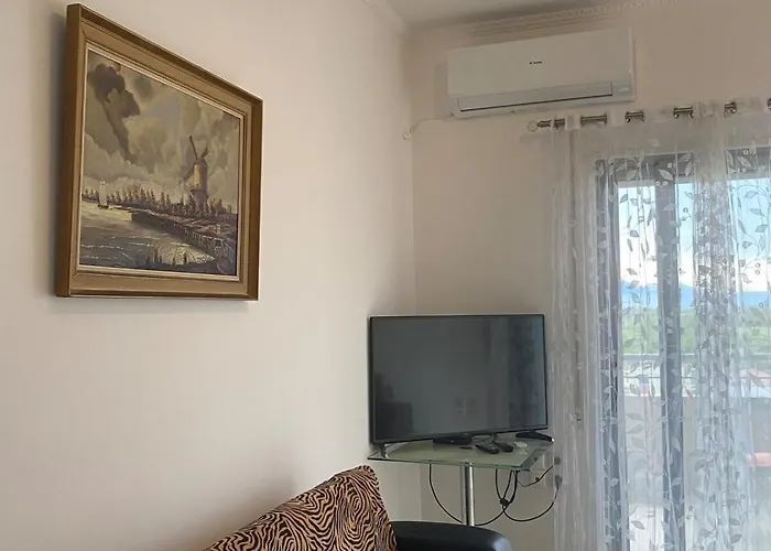 Main Seaview Lägenhet Bashkia e Orikumit